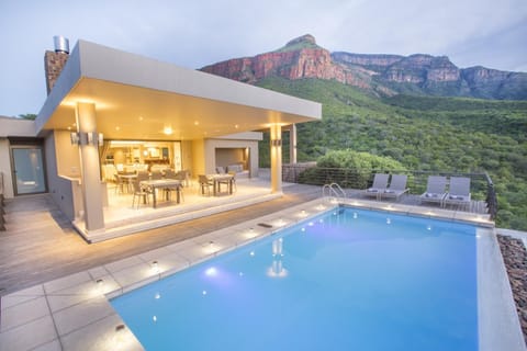 Spring, Summer, On site, Mountain view, Pool view, Swimming pool, Sunrise, Sunset
