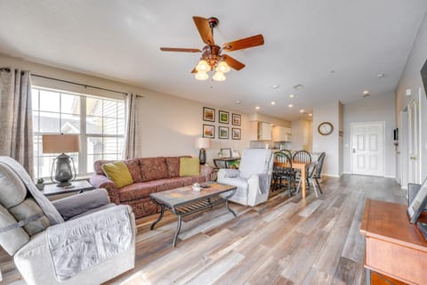 Lovely Branson Condo On-Site Golf and Fishing Apartment in Ozark Mountains