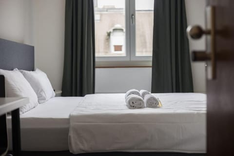 Downtown Deluxe Studio with Queen Bed BE-55 Apartment in Zurich City