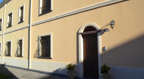Property building, Facade/entrance