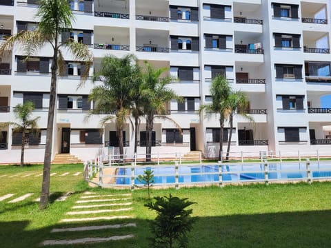 Property building, Garden view, Pool view