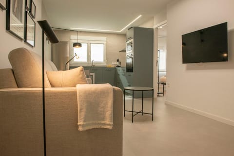 Communal lounge/ TV room, TV and multimedia, Seating area