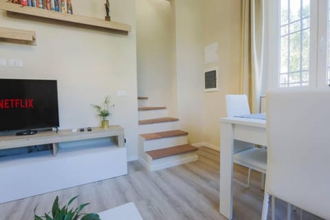 Library, TV and multimedia, Living room, Seating area