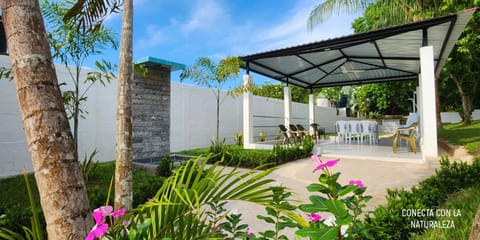 Shower, Patio, Balcony/Terrace