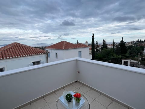 Property building, Day, View (from property/room), Balcony/Terrace