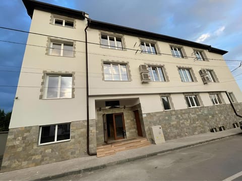 Property building, Day, Street view