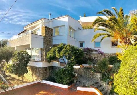 Property building, Garden view