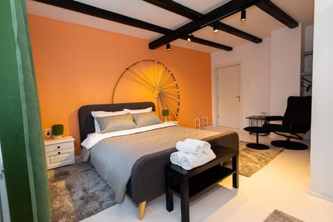 Bed, Photo of the whole room, Bedroom