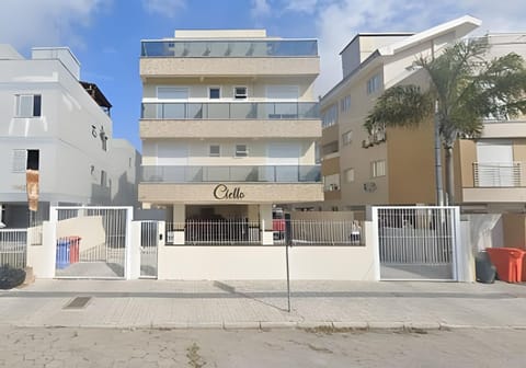 Facade/entrance, Landmark view