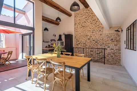 Dining area, kitchen