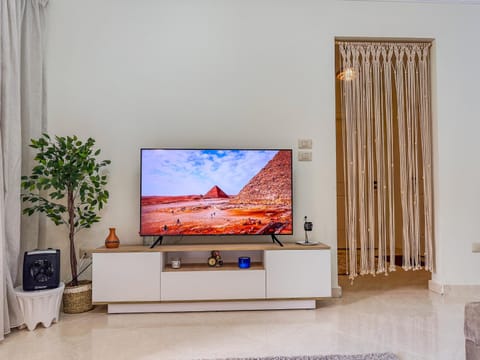 Communal lounge/ TV room, TV and multimedia, Evening entertainment