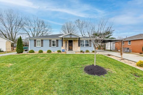 Family-Friendly Home with Yard 27 Mi to Nashville! House in Tennessee
