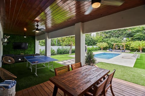 Game Room, Garden, Balcony/Terrace, Garden view, Swimming pool