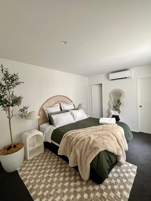 Cosy 3 Bedroom Home near airport with free parking House in Auckland