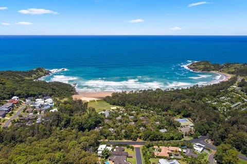 Property building, Nearby landmark, Restaurant/places to eat, Spring, Neighbourhood, Natural landscape, Bird's eye view, Summer, View (from property/room), Beach, Garden view, Landmark view, Mountain view, Pool view, Sea view, Swimming pool, Breakfast, Sunrise, Sunset