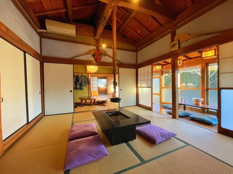 Living room, Photo of the whole room