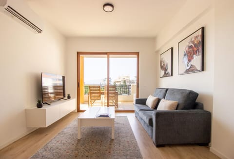 TV and multimedia, Living room, Seating area, air conditioner