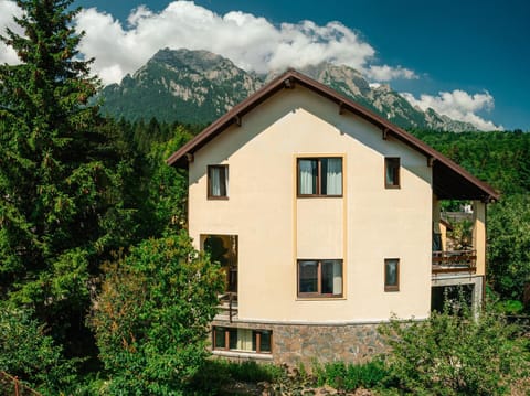 Property building, Day, Natural landscape, Mountain view