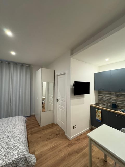 Kitchen or kitchenette, Photo of the whole room, Bedroom