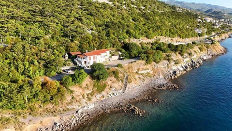 Property building, Bird's eye view, Beach