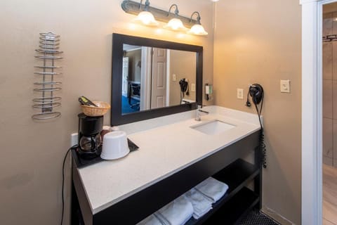 Surf Motel and Gardens Motel in Fort Bragg