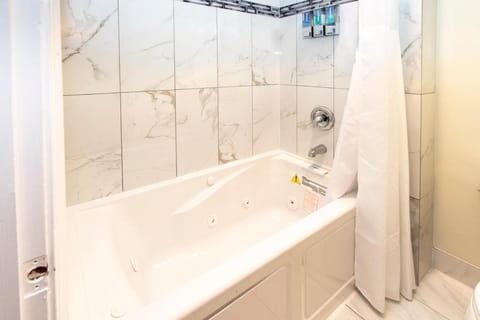 Surf Motel and Gardens Motel in Fort Bragg