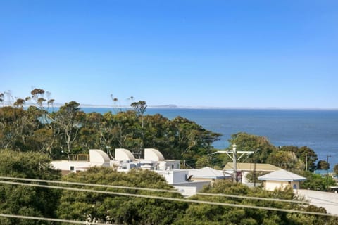 Sea view, Street view