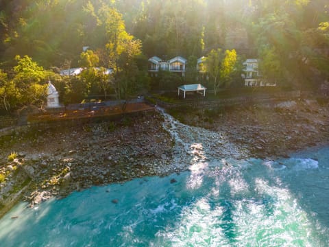 Natural landscape, Bird's eye view, View (from property/room), Landmark view, River view