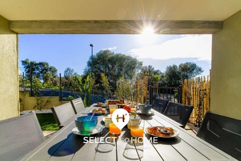 Patio, Day, View (from property/room), Balcony/Terrace, Dining area