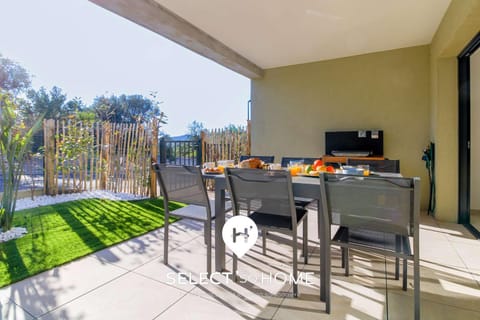 Spring, Day, View (from property/room), Balcony/Terrace, Dining area