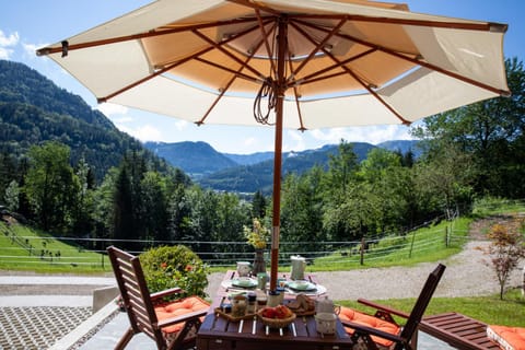Natural landscape, Garden, View (from property/room), Balcony/Terrace, Dining area, Garden view, Mountain view