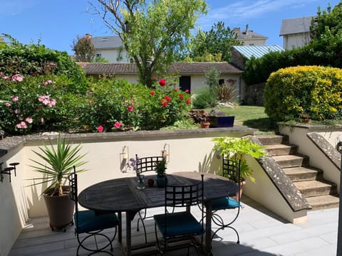Garden, Dining area
