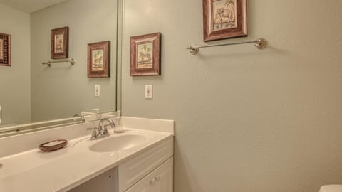 Southbay 33 Short walk to 300ft of Private Beach 3 Bedroom Townhome House in Destin