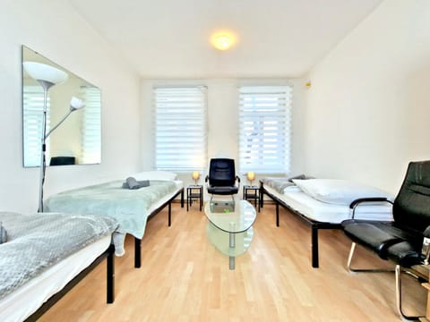 Bed, Photo of the whole room, Seating area, Bedroom, hair dresser
