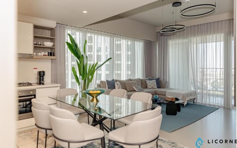 View (from property/room), Kitchen or kitchenette, Living room, Seating area, Dining area