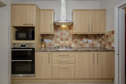 Arnside - Spacious 10-Bedroom Seaside Cottage House in Blackpool