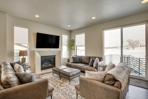 Modern Heber City Getaway Mountain View, Hot Tub! House in Heber City