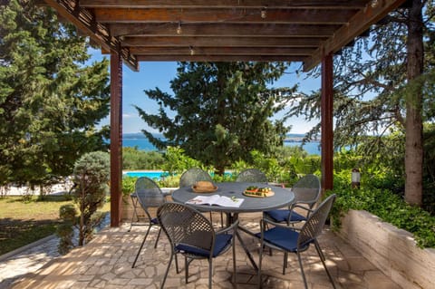 Patio, Day, Natural landscape, Garden, Garden, View (from property/room), Balcony/Terrace, Evening entertainment, Garden view, Sea view, Breakfast, Lunch, Dinner, Sunrise, Sunset
