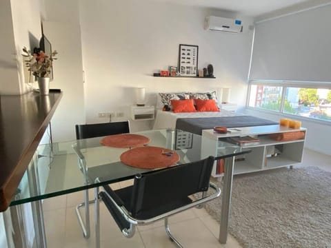 Bed, Living room, Photo of the whole room, Bedroom, air conditioner