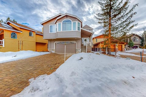 Rooftop Retreat House in South Lake Tahoe