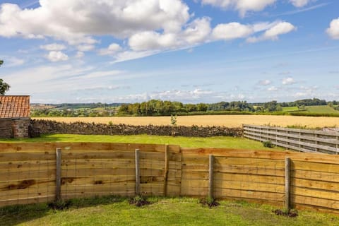 Stunning Renovation edge of Frome + country views House in Frome