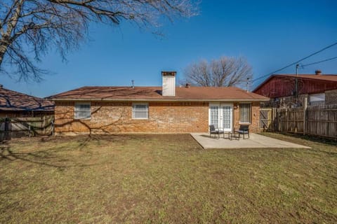 Centrally Located 3BR 2BA - ! House in Lake Lewisville