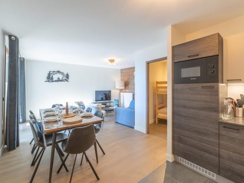 Appartement de standing à Alpe d'Huez avec WIFI et Parking, pour 4A+2E - FR-1-645-66 Apartment in Huez