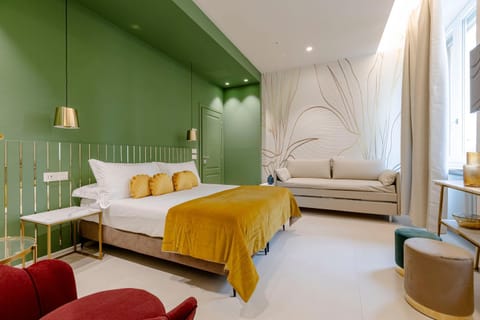 Bed, Living room, Photo of the whole room, Seating area, Bedroom