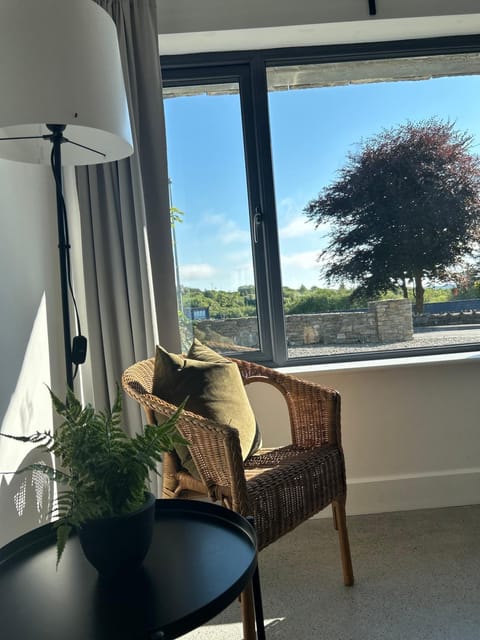 Boutique Townhouses Letterfrack Village - Entrance to Connemara National Park House in Letterfrack