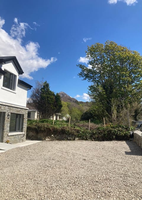 Property building, Natural landscape, Mountain view