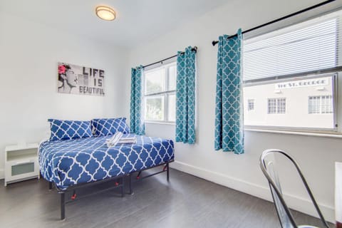 Chic Large Studio Apt Near Ocean Drive South Beach Apartment in Flamingo Lummus