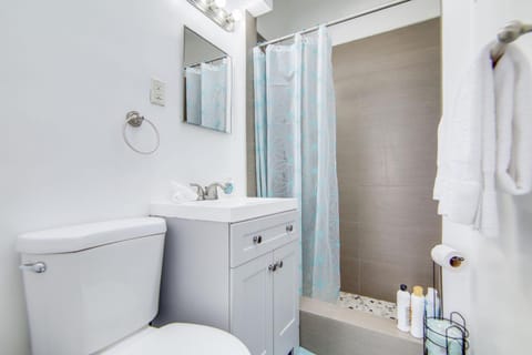 Chic Large Studio Apt Near Ocean Drive South Beach Apartment in Flamingo Lummus