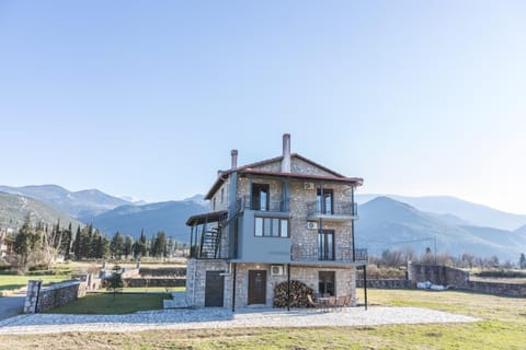 Property building, Day, Mountain view
