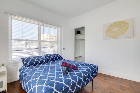 Bed, Decorative detail, Bedroom